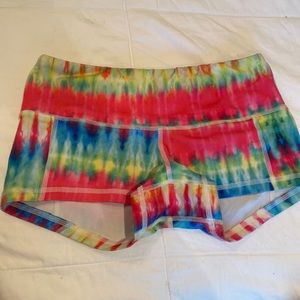 Fleo low rise contour booty shorts